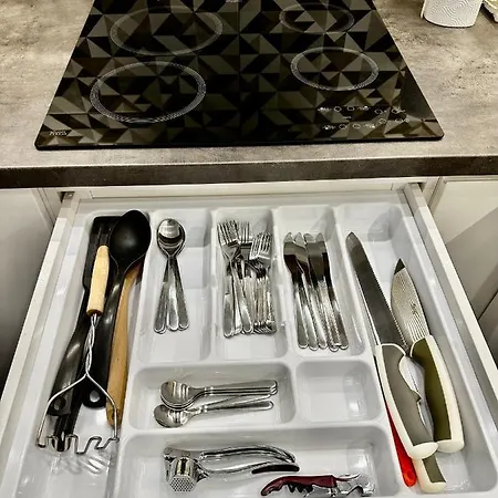 アパート 5 Air Condition Wifi 75'tv Netflix Hbo Appletv ワルシャワ