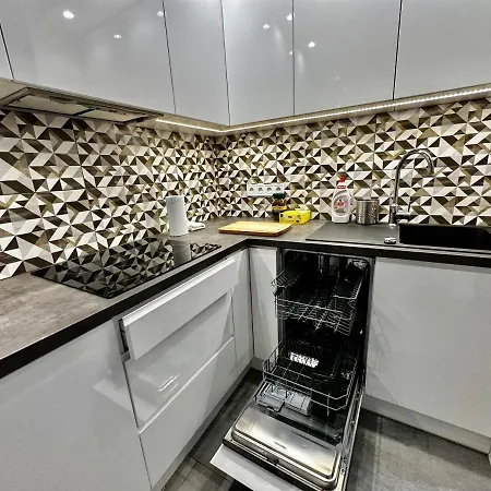 5 Air Condition Wifi 75'tv Netflix Hbo Appletv *