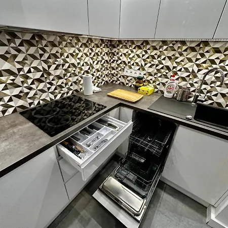 5 Air Condition Wifi 75'tv Netflix Hbo Appletv Apartment Warsaw