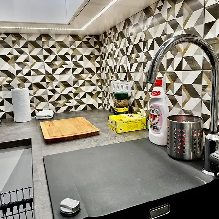 5 Air Condition Wifi 75'tv Netflix Hbo Appletv Apartment Warsaw