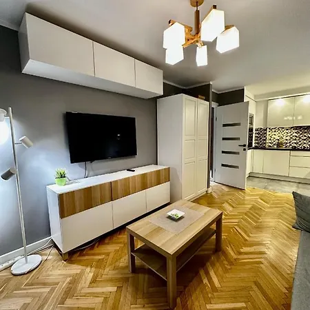 5 Air Condition Wifi 75'tv Netflix Hbo Appletv * Varšava