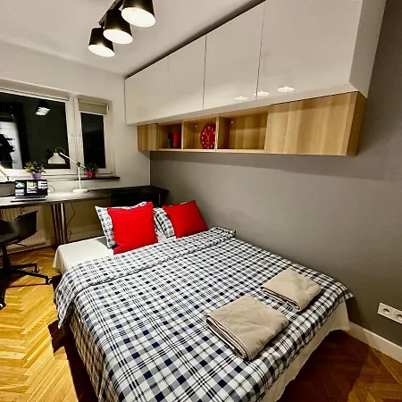 5 Air Condition Wifi 75'tv Netflix Hbo Appletv Warszawa